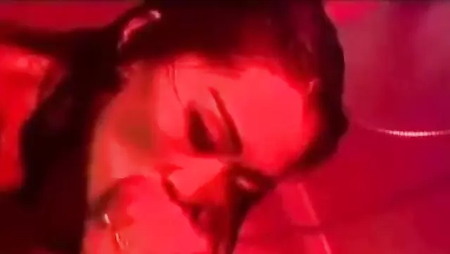 Очень худая таджичка сосет и трахается